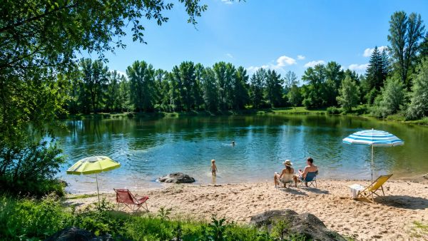 Séjour nature idéal : camping au lac pour baignade et détente